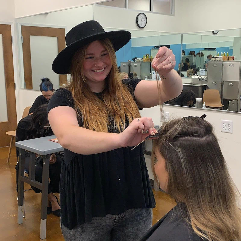 Training Hair Salon School